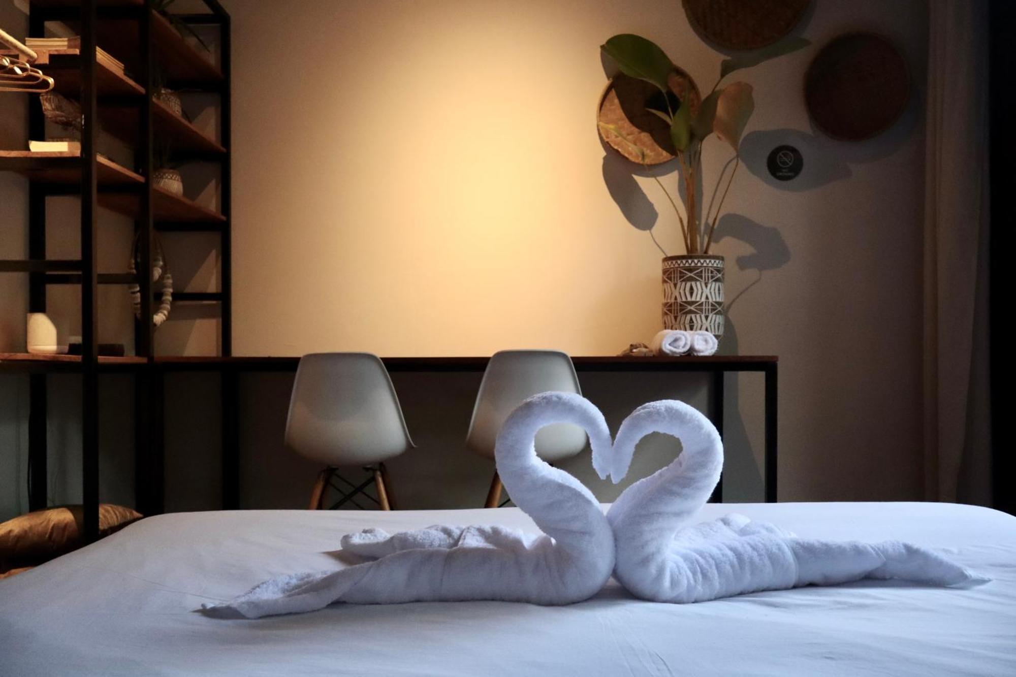 Villa Luzo & Tours Saonek Ngoại thất bức ảnh