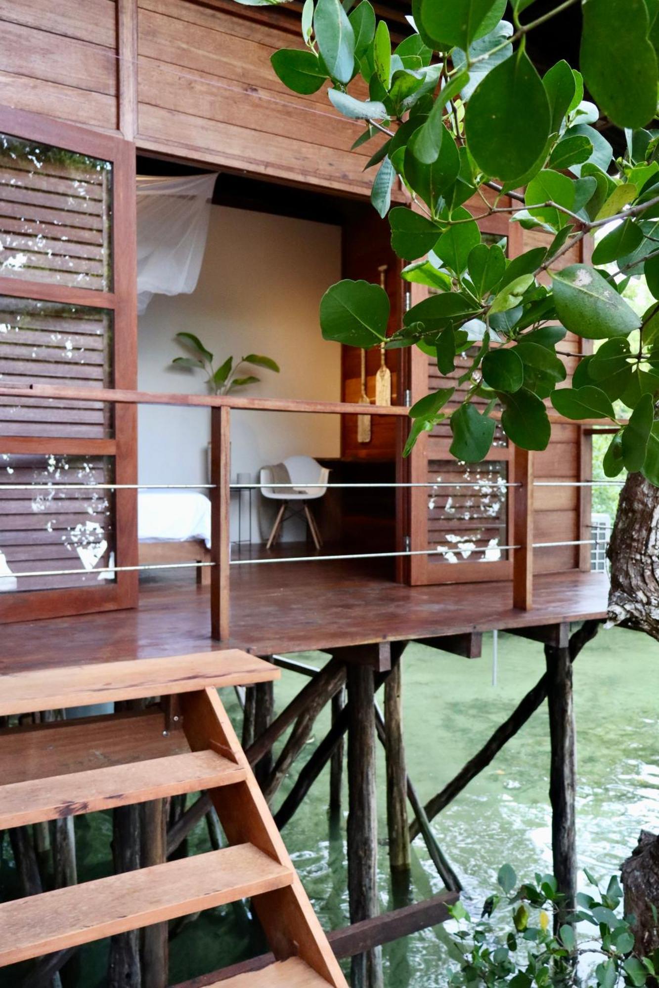 Villa Luzo & Tours Saonek Ngoại thất bức ảnh